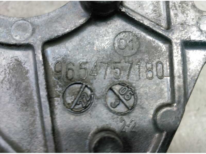 Recambio de soporte bomba inyeccion para peugeot 307 (s1) xn referencia OEM IAM 9654757180  