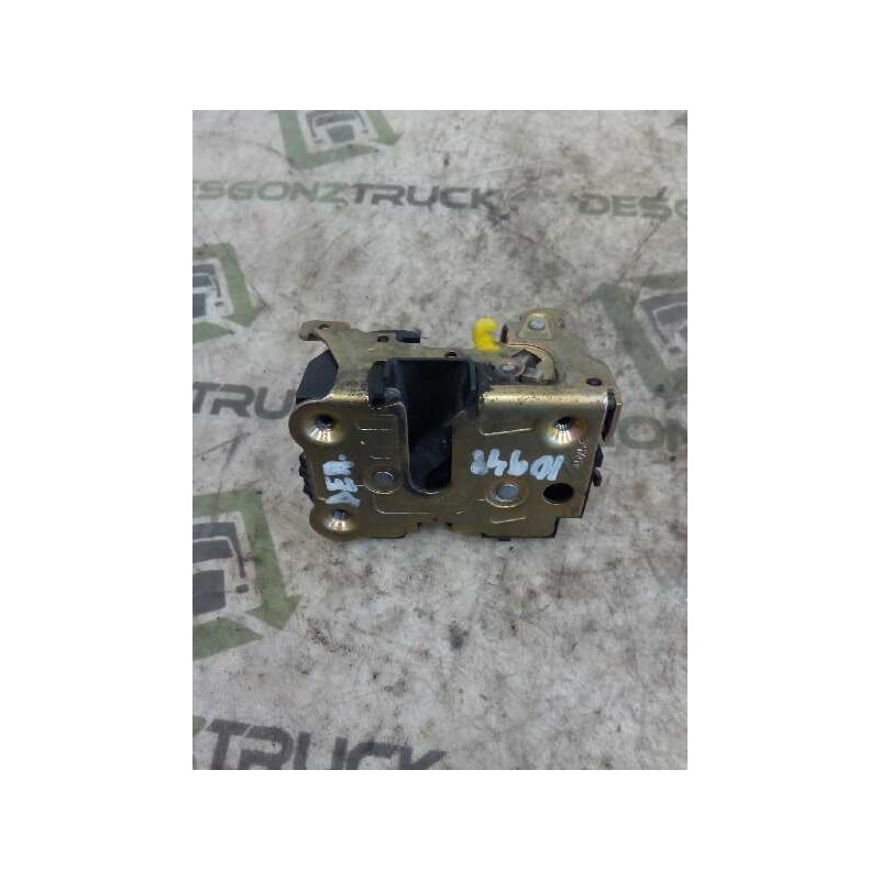 Recambio de cerradura puerta delantera derecha para renault mascott fg 120. 35/55/65 cabina individual referencia OEM IAM   