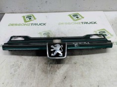 Recambio de rejilla delantera central para peugeot 406 berlina (s1/s2) sr referencia OEM IAM 9616258477  