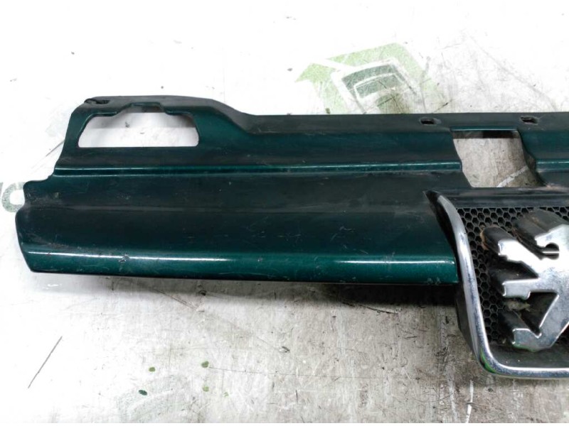 Recambio de rejilla delantera central para peugeot 406 berlina (s1/s2) sr referencia OEM IAM 9616258477  