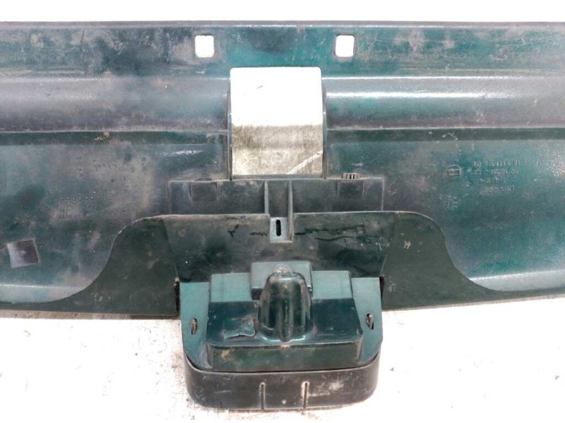 Recambio de rejilla delantera central para peugeot 406 berlina (s1/s2) sr referencia OEM IAM 9616258477  