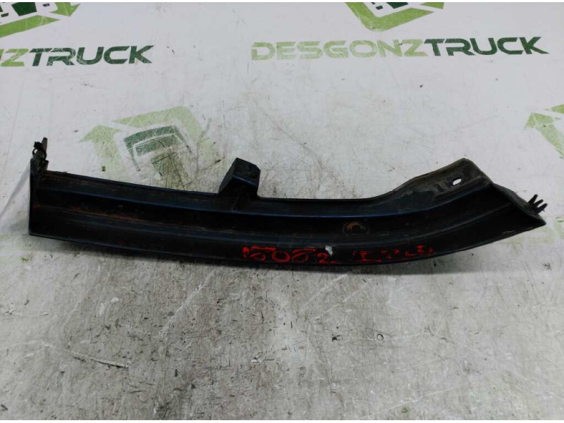 Recambio de molduras delanteras para opel zafira a club referencia OEM IAM 90580651LH BAJO FARO IZQUIERDO