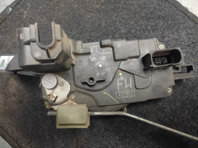 Recambio de cerradura puerta delantera izquierda para opel astra h berlina cosmo referencia OEM IAM 13128111 5 PINS 