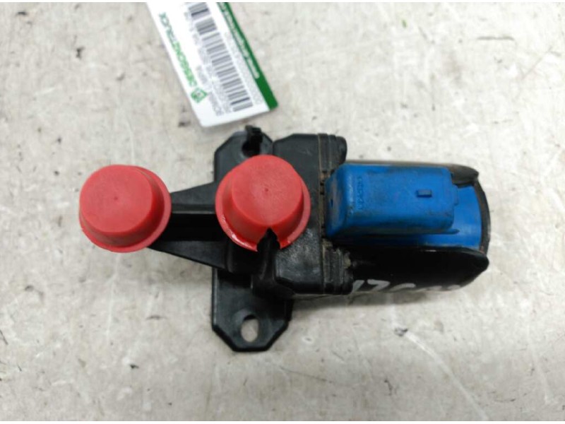 Recambio de bomba limpia para peugeot 206 berlina x-line referencia OEM IAM 9612358180  