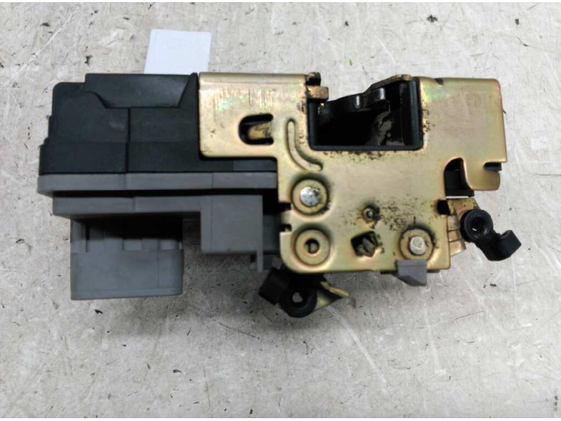 Recambio de cerradura puerta delantera derecha para peugeot 206 berlina x-line referencia OEM IAM   