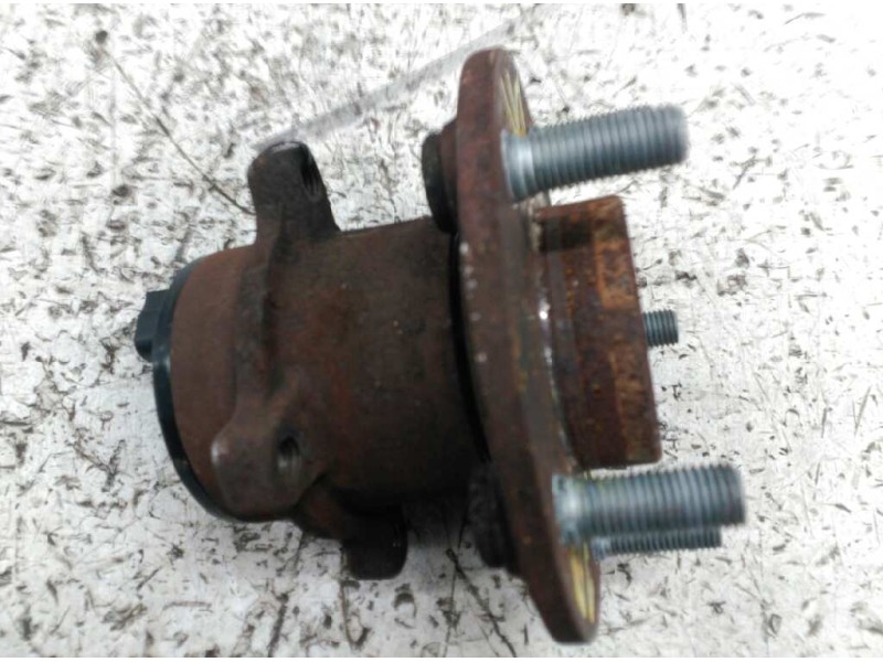 Recambio de buje trasero derecho para ford focus sportbreak (cap) ghia referencia OEM IAM   