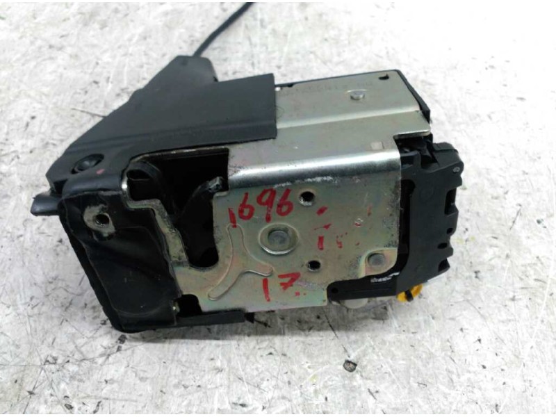 Recambio de cerradura puerta trasera izquierda para ford fiesta (cbk) ghia referencia OEM IAM   
