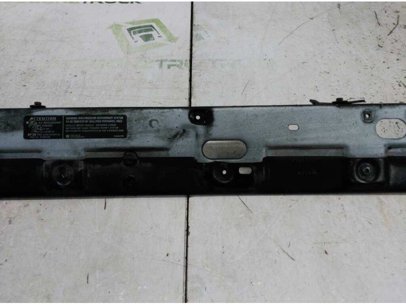 Recambio de travesaño superior para chrysler jeep cherokee (xj) 2.5 td country referencia OEM IAM 55174973  