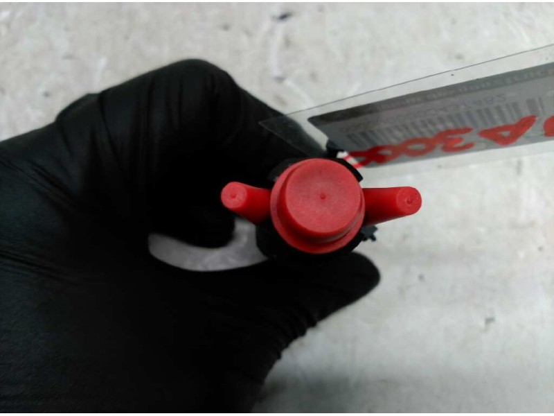 Recambio de inyector para peugeot 205 berlina xad / xad multi referencia OEM IAM LCR6730705D  