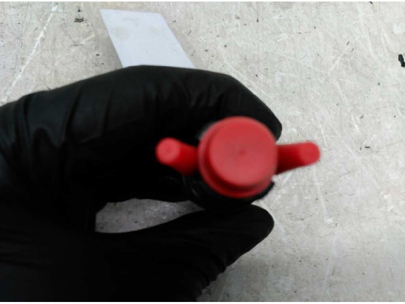 Recambio de inyector para peugeot 205 berlina xad / xad multi referencia OEM IAM LCR6730705D  