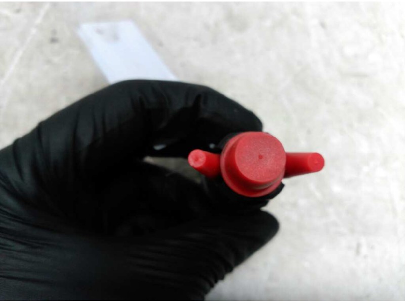 Recambio de inyector para peugeot 205 berlina xad / xad multi referencia OEM IAM LCR6730705D  