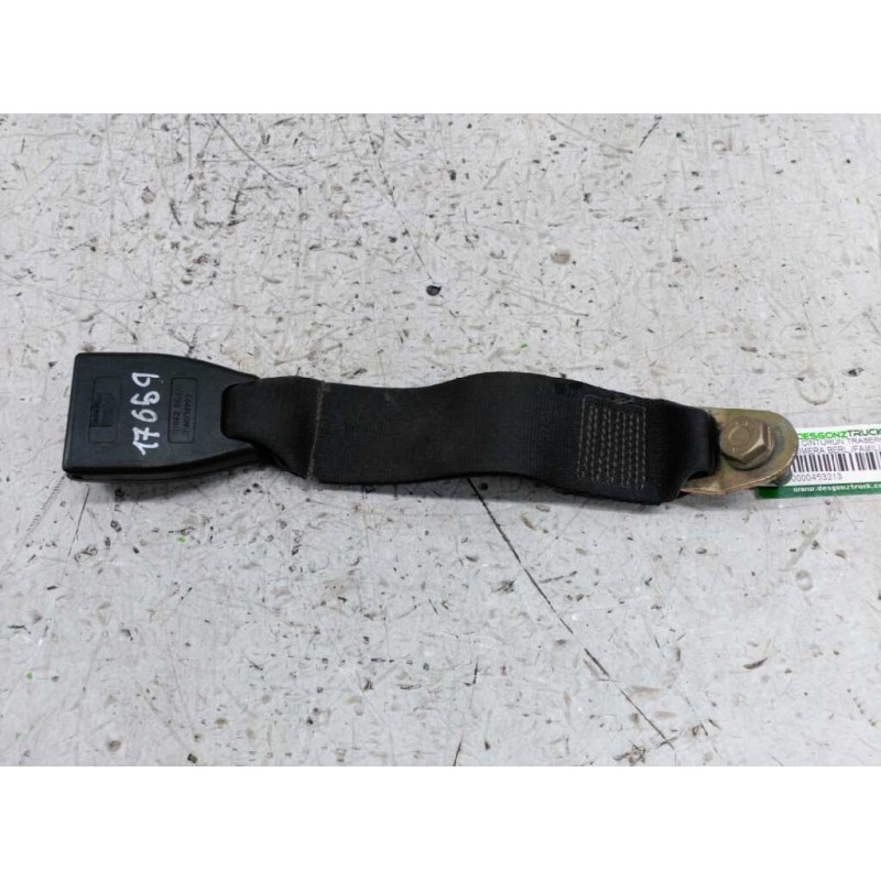 Recambio de enganche cinturon trasero izquierdo para nissan primera berl./familiar (p10/w10) básico referencia OEM IAM 05N034993
