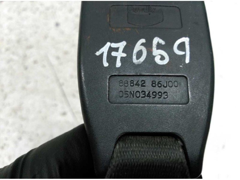 Recambio de enganche cinturon trasero izquierdo para nissan primera berl./familiar (p10/w10) básico referencia OEM IAM 05N034993