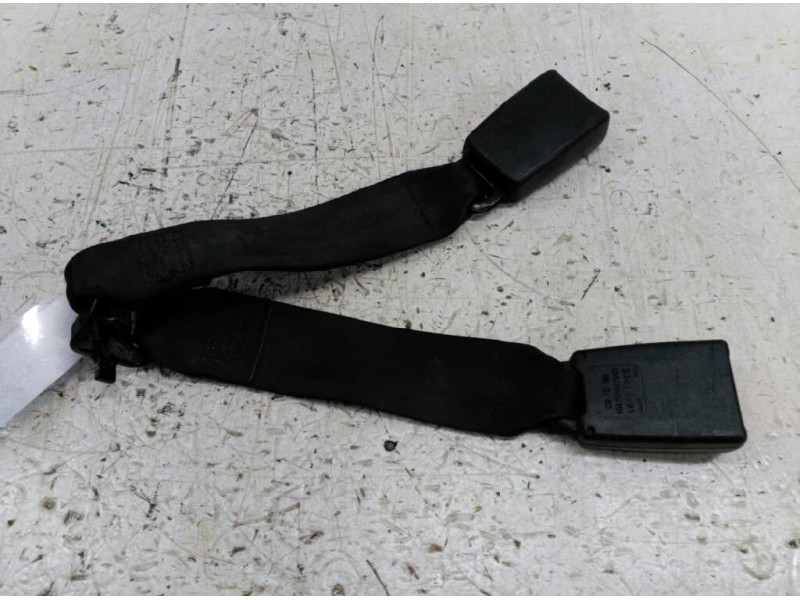 Recambio de enganche de cinturon trasero central para citroen xsara berlina 1.9 d sx referencia OEM IAM   
