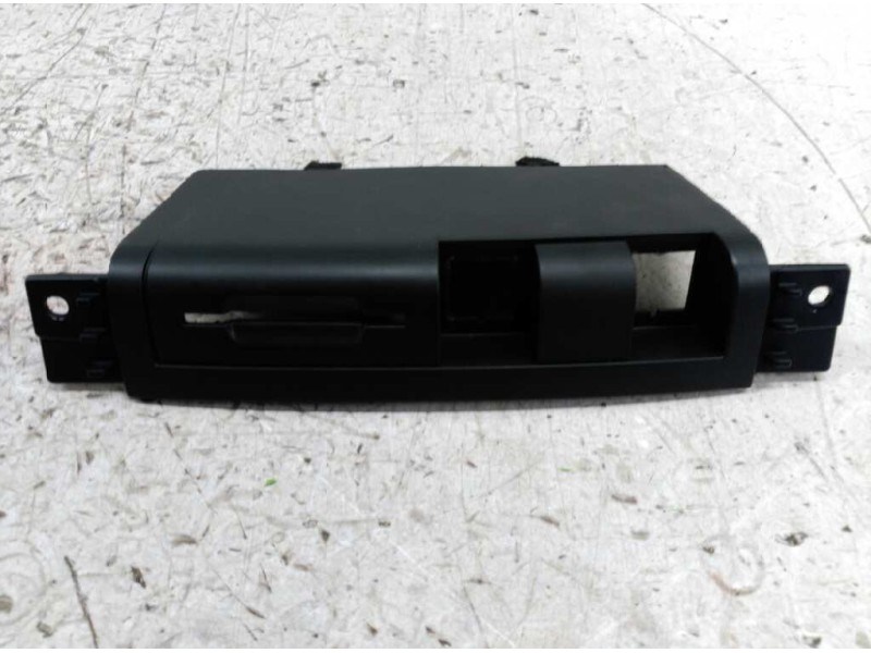 Recambio de guarnecidos varios para peugeot 207 confort referencia OEM IAM 9656992177  