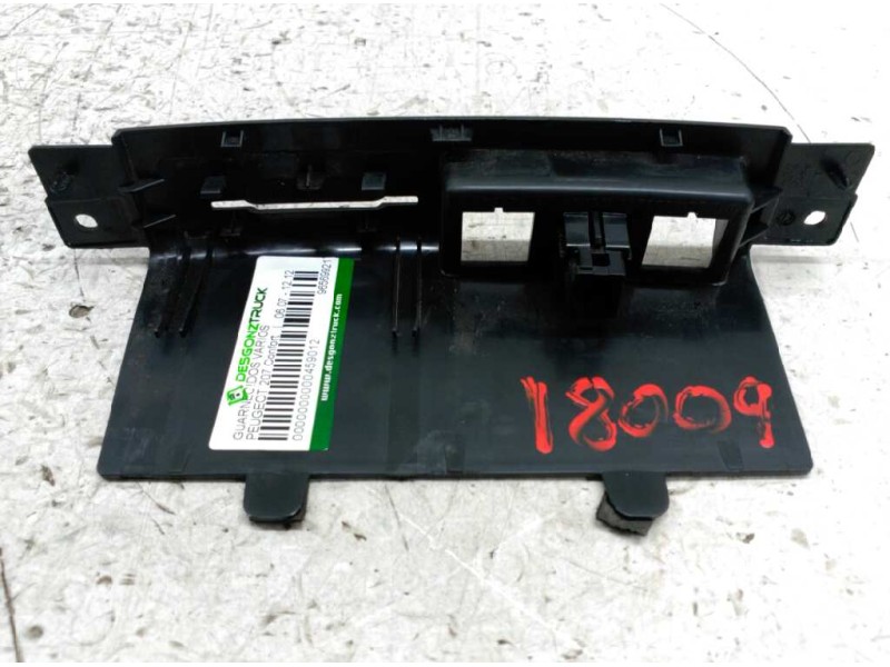 Recambio de guarnecidos varios para peugeot 207 confort referencia OEM IAM 9656992177  