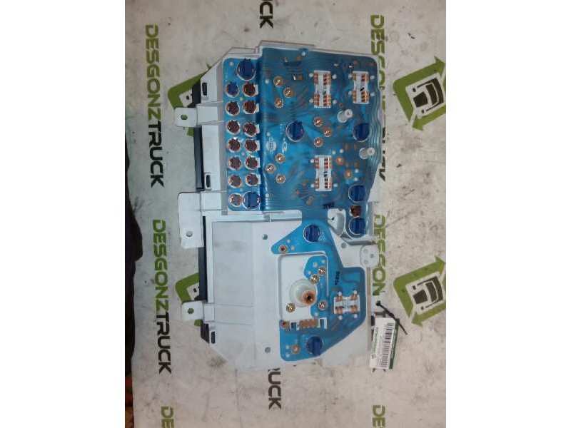 Recambio de cuadro instrumentos para nissan trucks cabstar e 110.35 referencia OEM IAM 32D00 0000250039A 