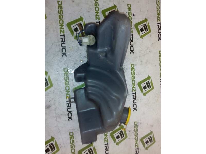 Recambio de deposito limpia para nissan trucks cabstar e 110.35 referencia OEM IAM 28902F3900  
