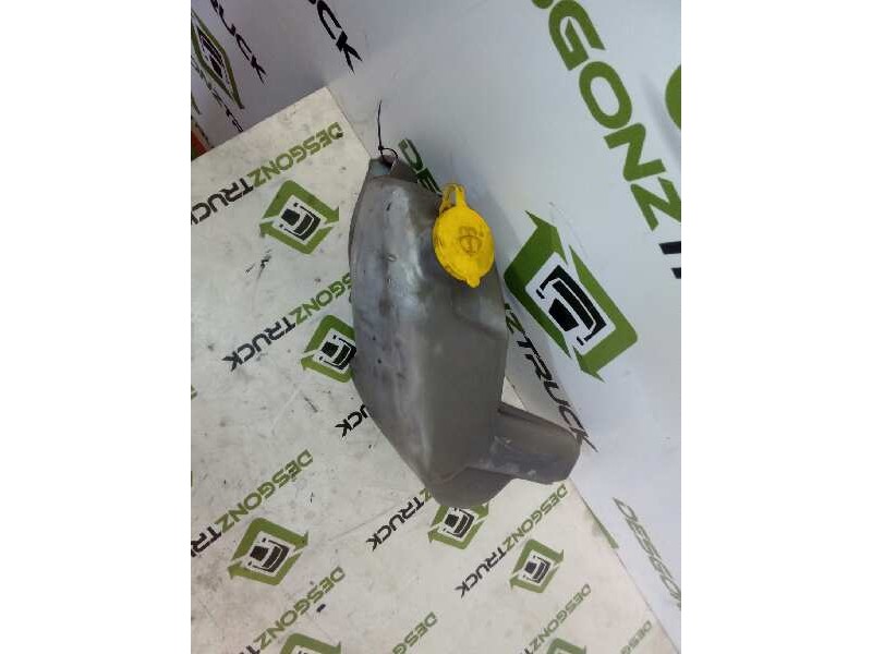 Recambio de deposito limpia para nissan trucks cabstar e 110.35 referencia OEM IAM 28902F3900  