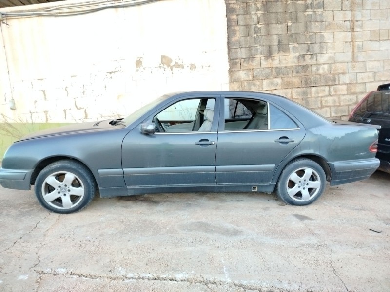 mercedes-benz clase e (w210) berlina diesel del año 2000