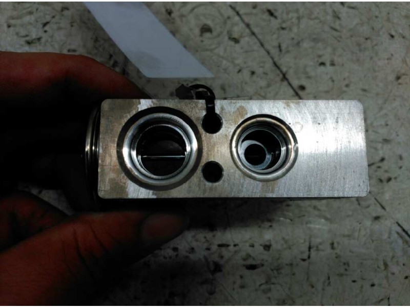Recambio de valvula expansion para peugeot 207 confort referencia OEM IAM N668973N012 VALEO 