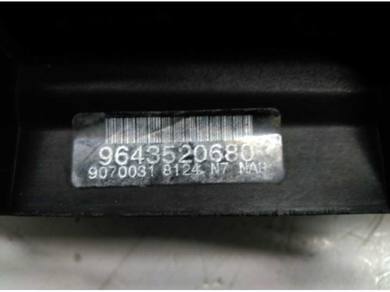 Recambio de electroventilador para citroen xsara berlina 1.6 16v chrono referencia OEM IAM 9643520680 CARCASA 