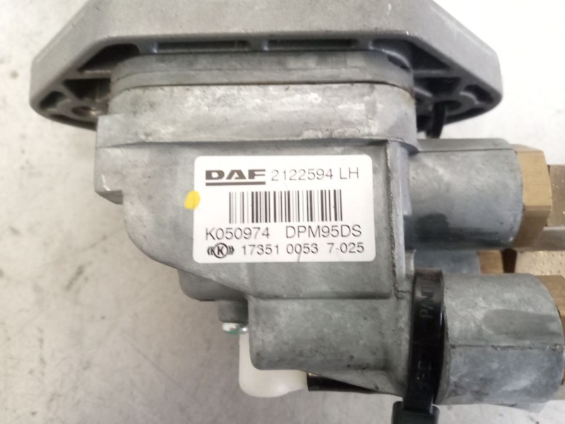 Recambio de palanca freno de mano para daf xf 106 480 referencia OEM IAM 2122594 K050974 DPM95DS