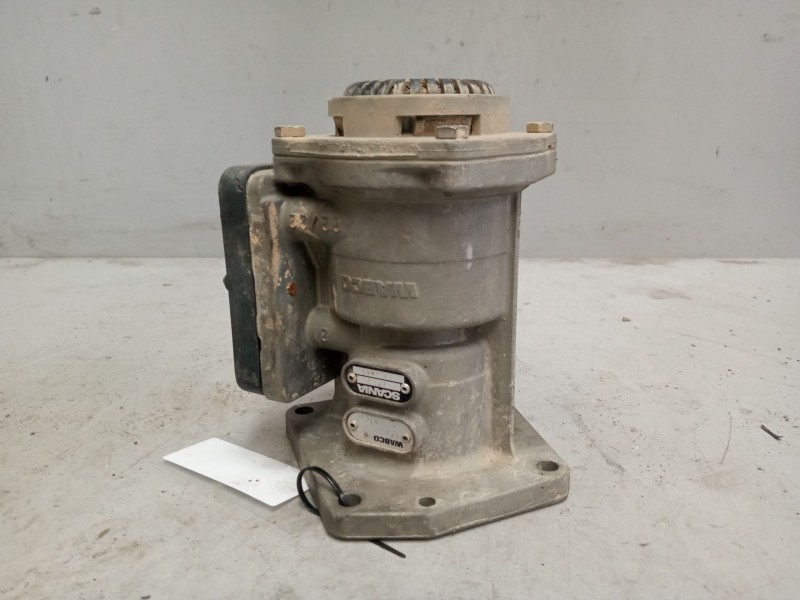 Recambio de valvula aire para scania serie 4 (p 94 d) referencia OEM IAM 1324663  4613151800