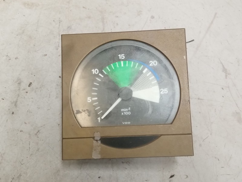 Recambio de cuadro instrumentos para man gregal referencia OEM IAM 81271026066  