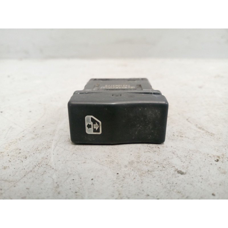 Recambio de mando elevalunas delantero izquierdo para renault premium route 2006 fas 4x2 larga distancia referencia OEM IAM 7421