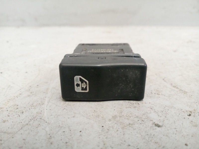 Recambio de mando elevalunas delantero izquierdo para renault premium route 2006 fas 4x2 larga distancia referencia OEM IAM 7421