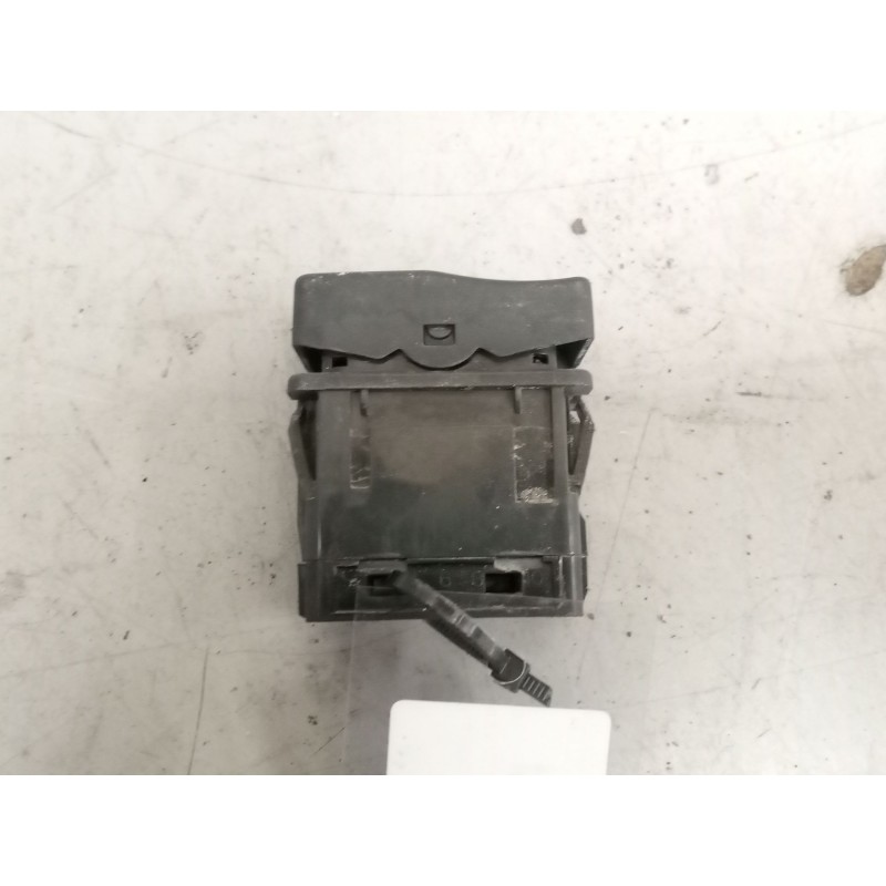 Recambio de mando elevalunas delantero izquierdo para renault premium route 2006 fas 4x2 larga distancia referencia OEM IAM 7421
