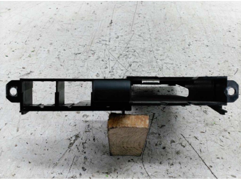 Recambio de guarnecidos consola de mandos para seat ibiza (6l1) fresh referencia OEM IAM 6L1858815  