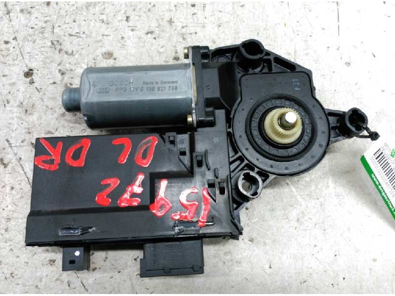Recambio de motor elevalunas delantero derecho para peugeot 307 (s1) xs referencia OEM IAM 9634457480 0130821766 BOSCH