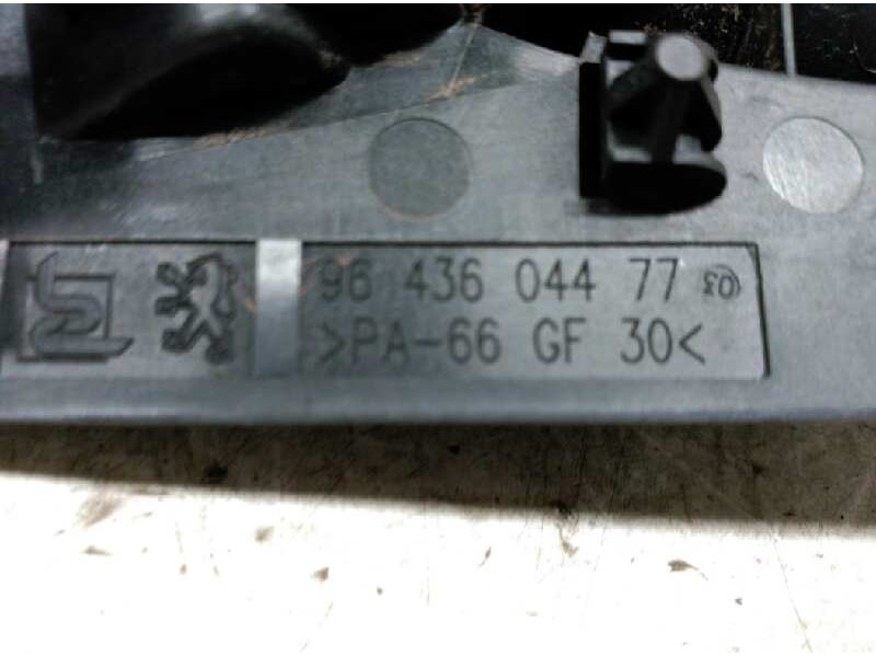 Recambio de maneta interior delantera derecha para peugeot 307 (s1) xs referencia OEM IAM 9643604477  