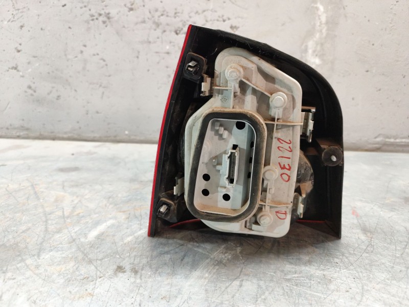 Recambio de piloto trasero derecho para volkswagen polo (9n1) conceptline referencia OEM IAM   