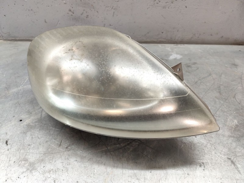 Recambio de faro derecho para renault trafic combi (ab 4.01) 1.9 diesel referencia OEM IAM   