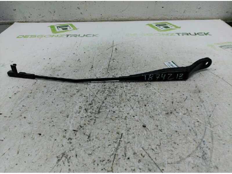 Recambio de brazo limpia delantero izquierdo para peugeot 207 x-line referencia OEM IAM   