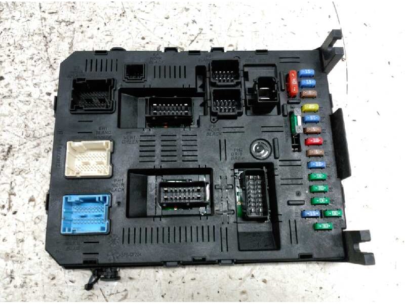 Recambio de caja reles / fusibles para peugeot 307 (s1) xs referencia OEM IAM 9660105980  