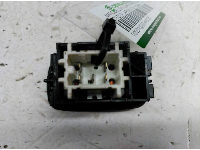 Recambio de mando elevalunas trasero derecho para toyota carina (t19) 1.6 berlina referencia OEM IAM   