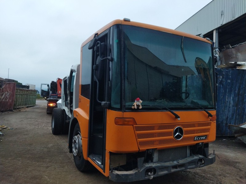 mercedes-benz atego 6-cil.4x2/bm 970,2,4-6 del año 2003