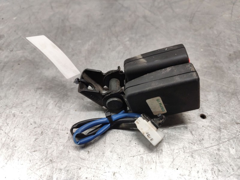 Recambio de enganche de cinturon trasero derecho para hyundai i20 city s referencia OEM IAM   