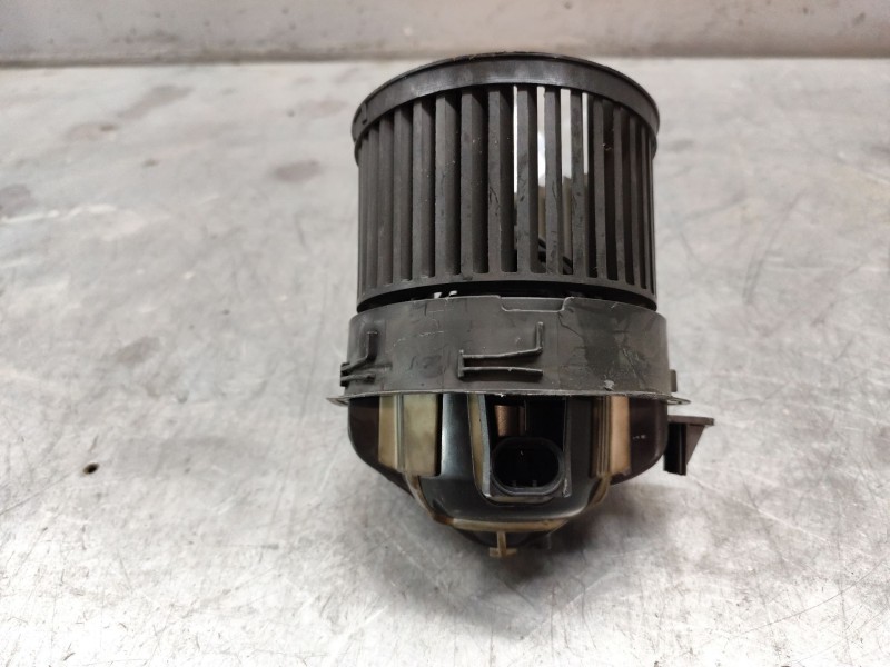 Recambio de ventilador calefaccion para peugeot 308 sw sport referencia OEM IAM T1000588K  