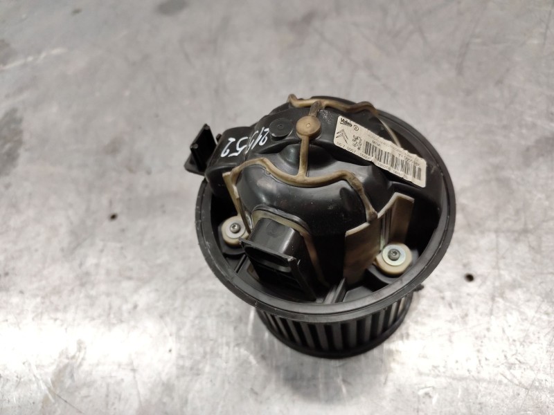 Recambio de ventilador calefaccion para peugeot 308 sw sport referencia OEM IAM T1000588K  