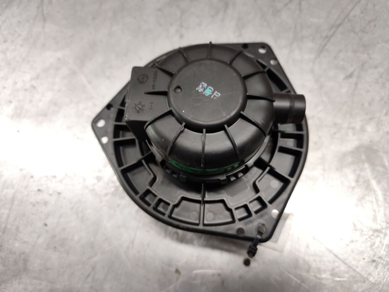 Recambio de ventilador calefaccion para chevrolet aveo 1.4 cat referencia OEM IAM 40510690  