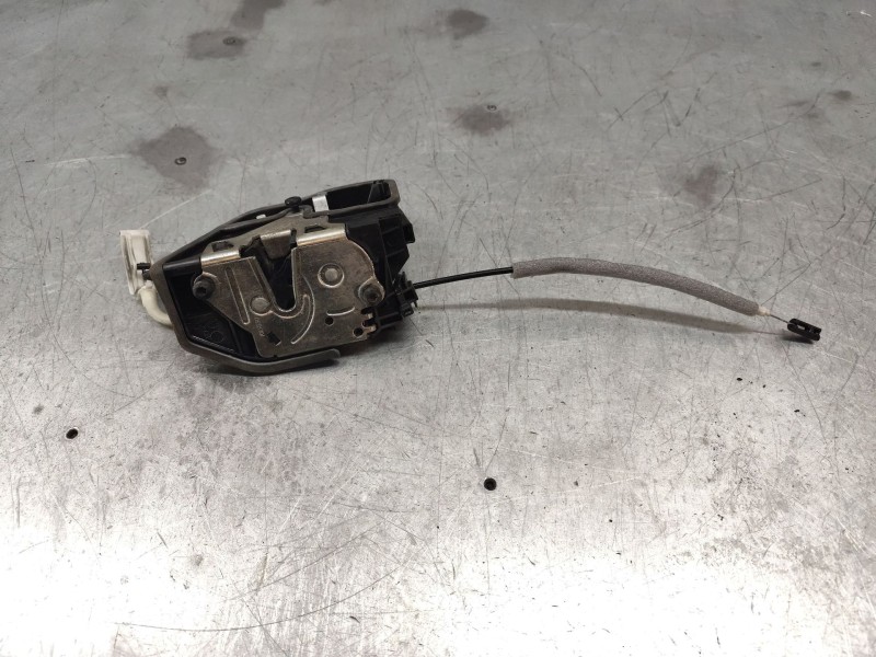 Recambio de cerradura puerta delantera izquierda para bmw serie 5 berlina (e60) 520d referencia OEM IAM  7 PINS 