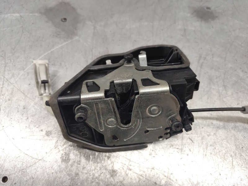 Recambio de cerradura puerta delantera izquierda para bmw serie 5 berlina (e60) 520d referencia OEM IAM  7 PINS 