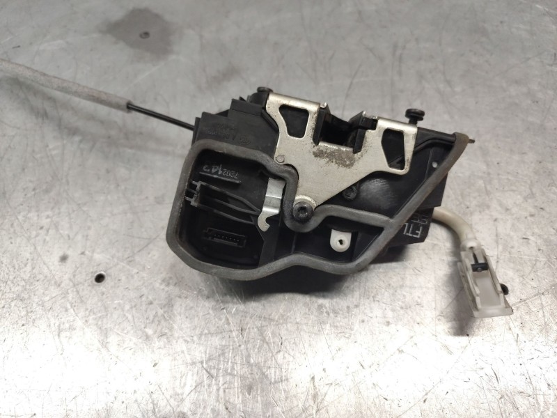 Recambio de cerradura puerta delantera izquierda para bmw serie 5 berlina (e60) 520d referencia OEM IAM  7 PINS 