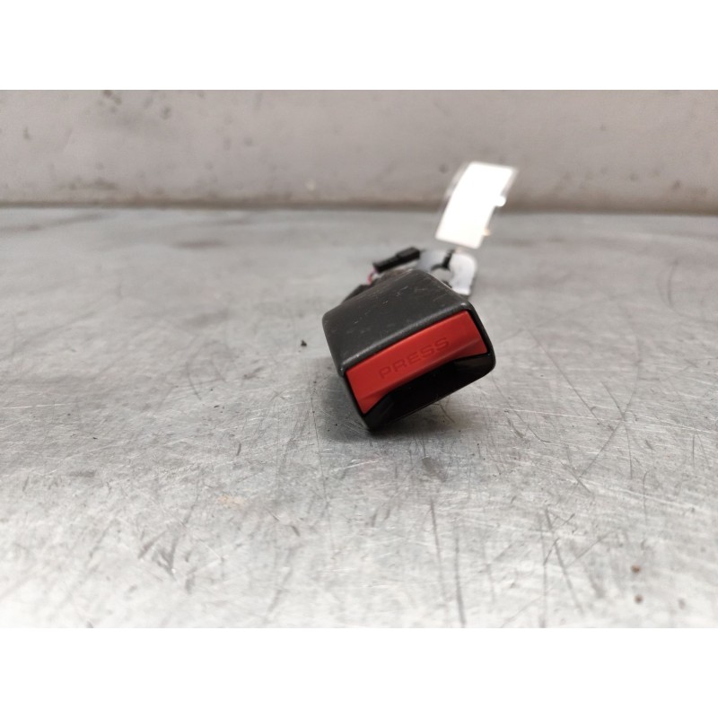 Recambio de enganche de cinturon trasero izquierdo para bmw 3 (f30, f80) 320 d xdrive referencia OEM IAM 7266352  
