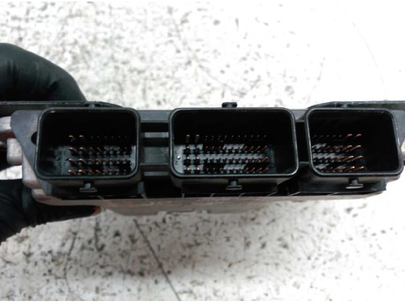 Recambio de centralita motor uce para peugeot 308 confort referencia OEM IAM  0281013332 BOSCH